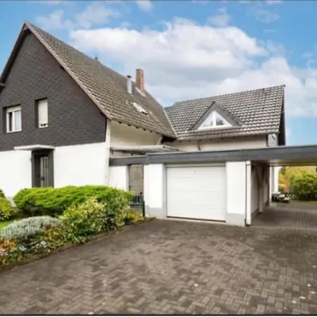 Villa Cozy House, Pleasant Location, Very Near Cologne